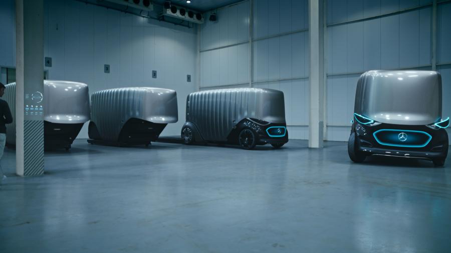  Mercedes-Benz Vision URBANETIC 2018 года  (фото 2 из 28)